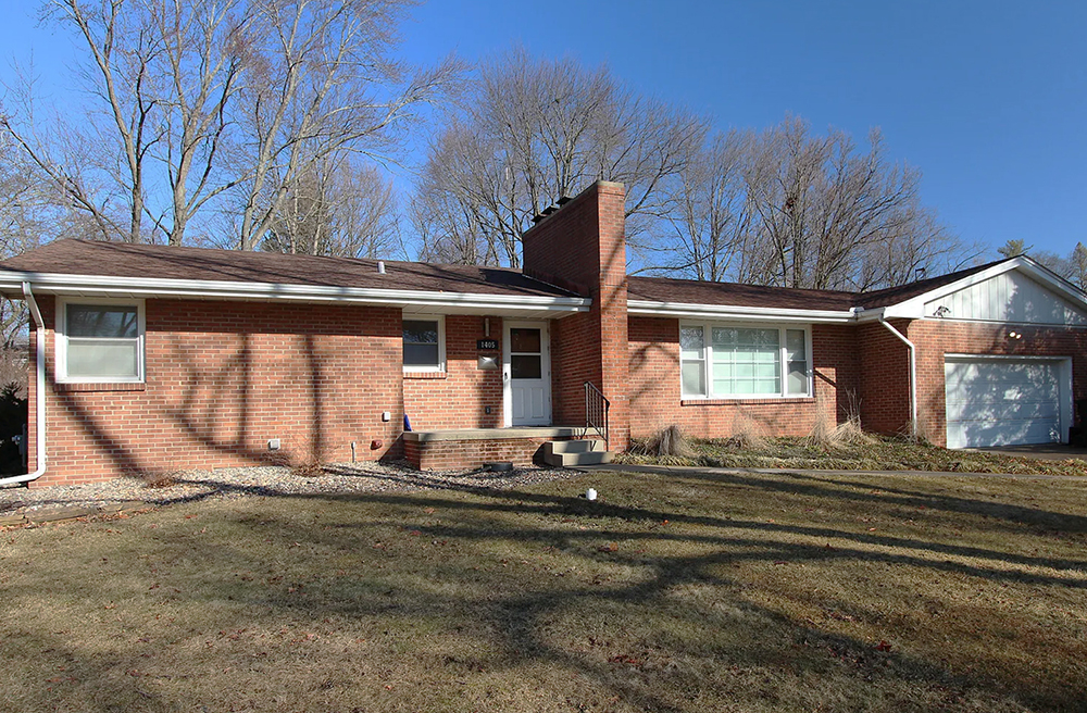 1405 Maplewood house before renovation - exterior