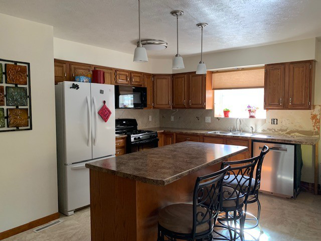 kitchen renovation before